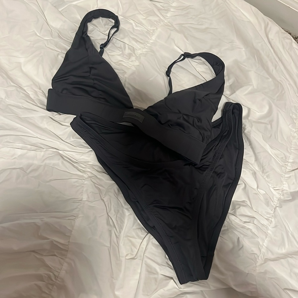 Skims Bikini